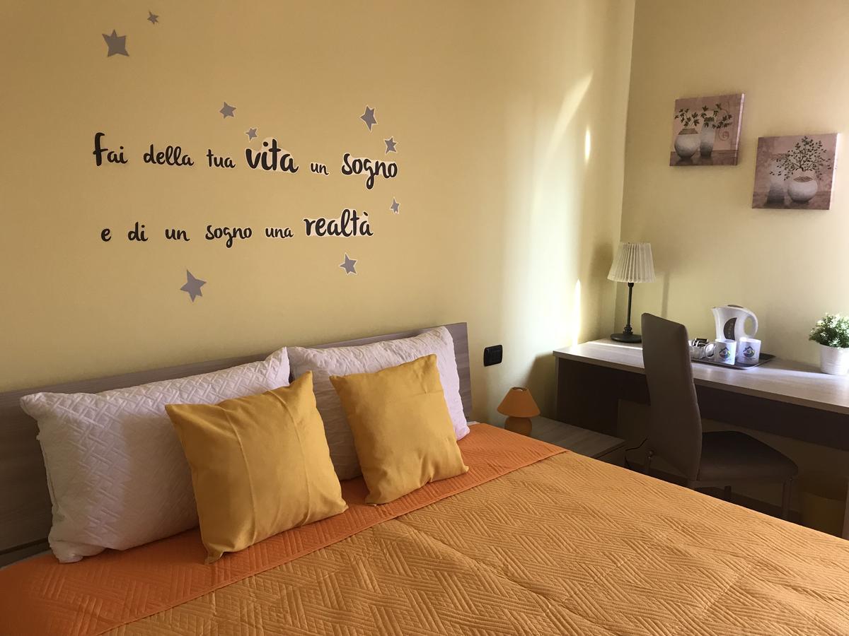 Cassano Magnago Color House Malpensa B&B מראה חיצוני תמונה